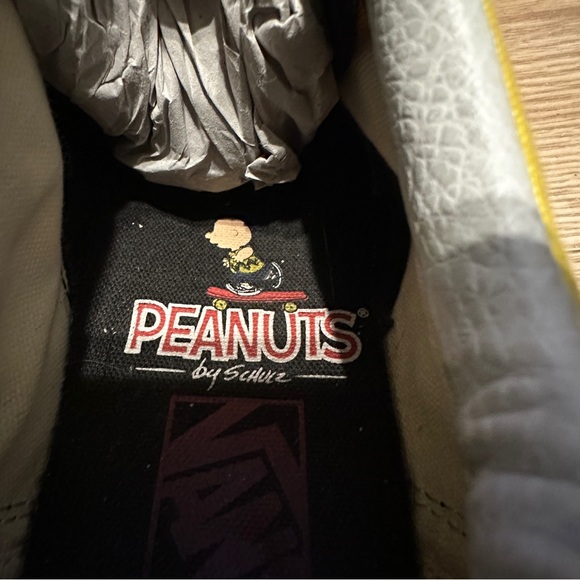 Vans X Peanuts Limited Edition Men’s Shoes - Picture 8 of 8